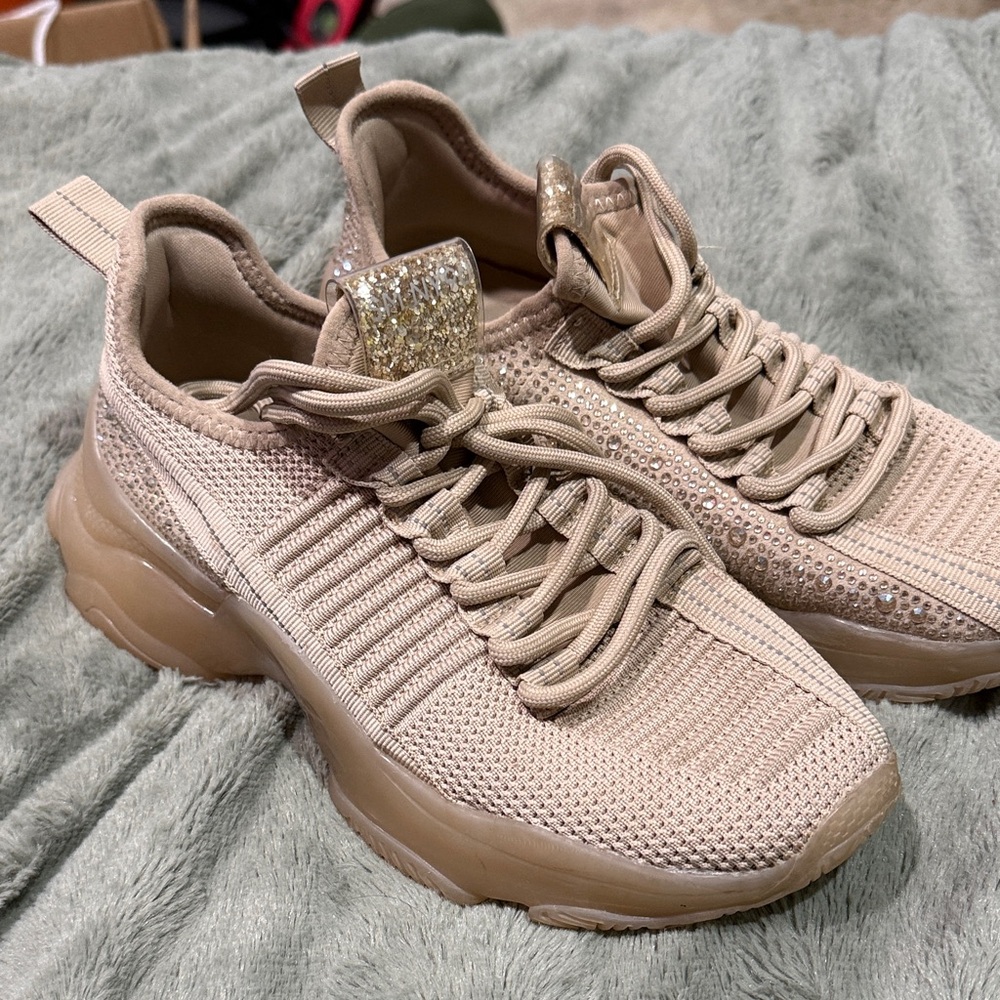 Steve Madden Beige Sneakers with Gold Glitter
